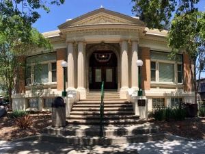 a front view of the historic Gilroy Museum