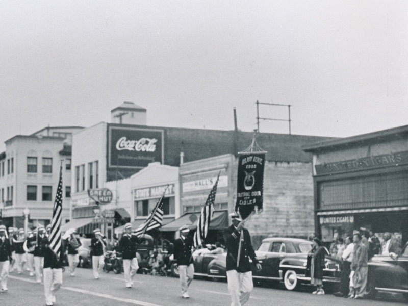 A view of the Memorial Day Parade in downtown Gilroy circa 1944. Far right building was Union Cigars, now Bella Viva.
